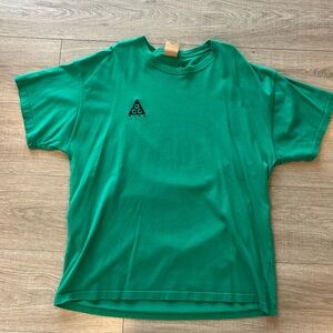 Nike ACG Green Short Sleeve T-Shirt - Men’s M